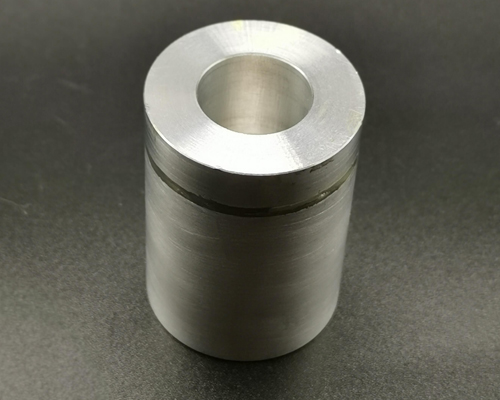 Well-Shaped NaI(Tl) Crystals and Detectors
